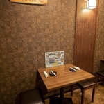 お履き物そのままでご利用いただけるテーブル席