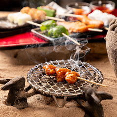 肴の定番◆囲炉裏焼きで味わう『ぼんじり』の写真