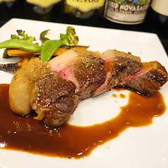 天然猪ロース肉のロースト 黒にんにくのスーゴ
