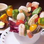 女性に大人気の一品♪加賀野菜と彩り野菜のバーニャカウダーはオススメです！