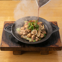 熱々鉄板仕上げ!炭焼き鶏ざんまい