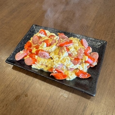 赤ウィンナー卵炒め