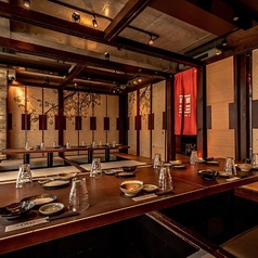 【全席完全個室】通路を抜けてプライベート空間へご案内。様々なシーンに対応可能！最大40名様までご利用可能です♪