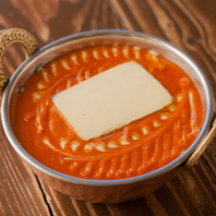 選べる楽しさ！鶏・豚・羊・魚介・野菜の多彩なカレー