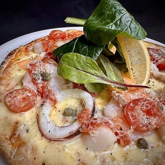 魚介たっぷりペスカトーレピザ