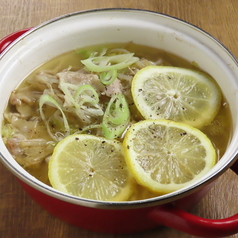 豚バラ塩レモン鍋の写真