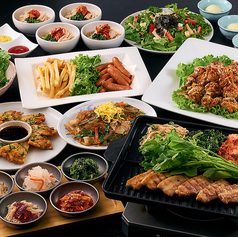 韓国定番料理☆みんなで分けてワイワイ楽しむ　サムギョプサル！の写真