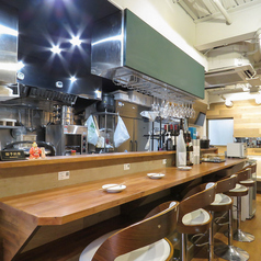 おひとり様やサクッと食べたい方にぴったりなカウンター席も完備。仕事帰りに立ち寄りやすく、気軽にお食事をお楽しみ頂けます♪