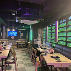 全て４人～６人のテーブル席です。