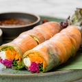 料理メニュー写真&nbsp;サーモンとアボガドの生春巻き