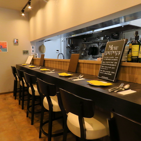 本格的なスペイン料理とこだわりのスペインワインは味わえるお店。