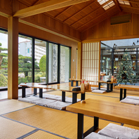 活気あふれる昭和レトロな空間でゆったりと◎