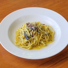 オイルサーディンとしらす大葉の和風ペペロンチーノ