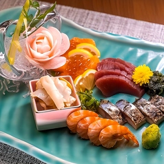 華やかさと鮮度にこだわった刺身盛り合わせ！