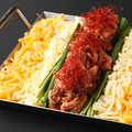 料理メニュー写真 赤辛牛スジ肉の鉄板チーズとろ肉鍋(2～3人前)