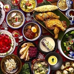 タイ料理やステーキなど豪華なランチメニューを掛け合わせ、スイーツもランチも同時に楽しめます！