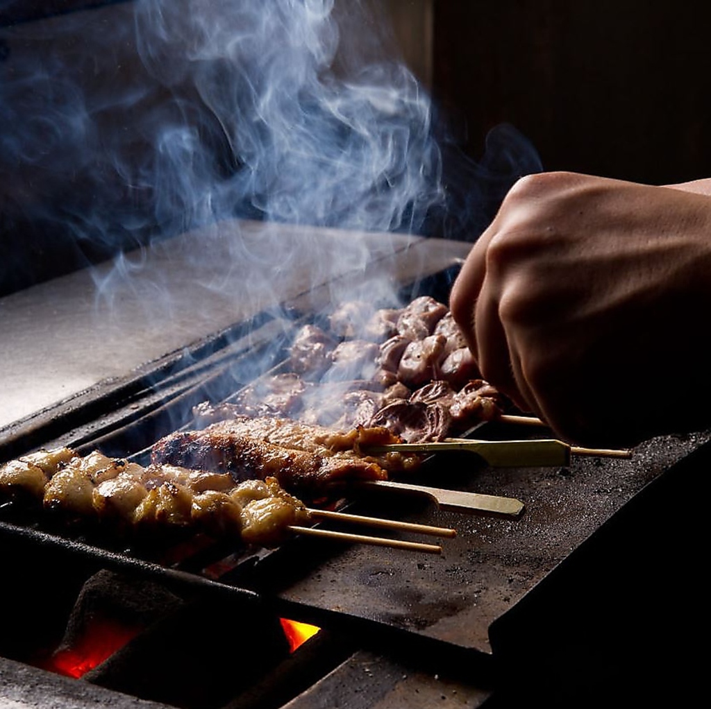 朝引き「京赤地鶏」を使用した炭火焼鳥専門店