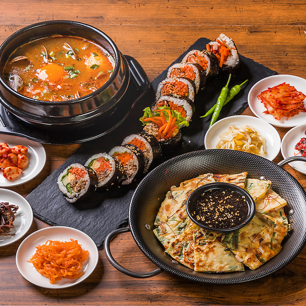 【新宿西口徒歩3分】人気のサムギョプサル食べ放題&本格韓国料理の店「韓家」