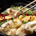 ●一度も冷凍をしていない、九州産『黒毛和牛』を使用した『生もつ鍋』を御用意致しております！