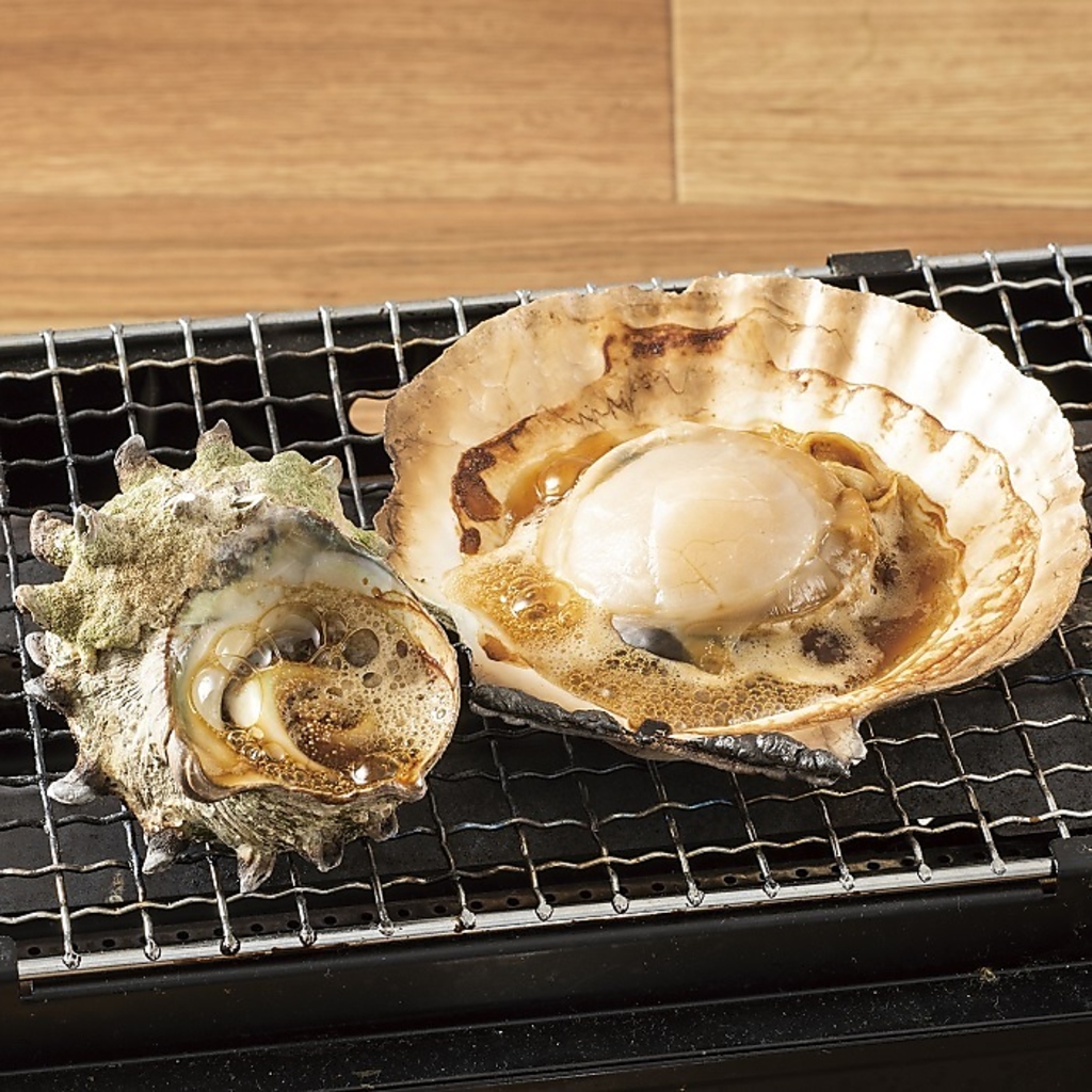 四国や瀬戸内の新鮮な魚はもちろん、自分で焼いて食べる「浜焼き」が自慢！