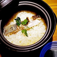 丸一日かけて出汁を取った絶品「土鍋鯛めし」