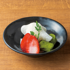 きたろまん小豆のクリーム大福と抹茶わらび餅