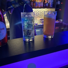 【ドリンクメニュー】ハッピーアワー 20:00-22:00 カクテル500円(税込)/現金値引あり/基本価格