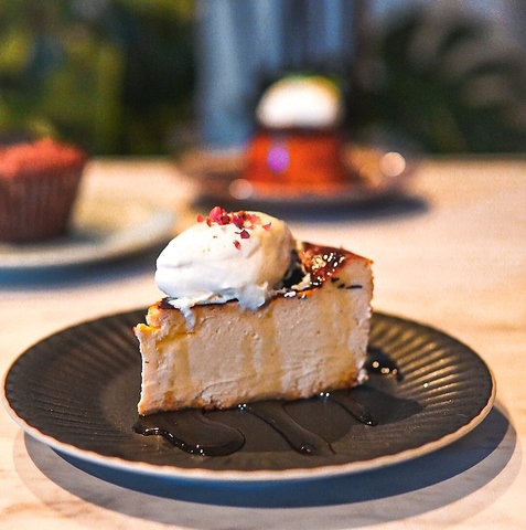 SHISHA CAFE & BAR NNN@̓X