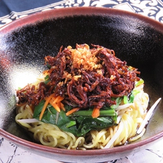 ミ・アヤム　◆屋台で定番の鶏肉ジャージャー麺