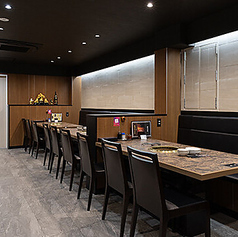 最大50名様まで収容可能な広々とした大宴会場として利用できる店内です。大人数での宴会に最適です。