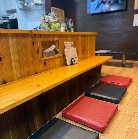 ボリューム満点チキン南蛮と、泡盛を楽しめる和食店。アットホームで開放的な空間◎