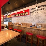 ふらりと立ち寄りたくなるカウンター席◎デートやお一人様のご利用にもおすすめです♪