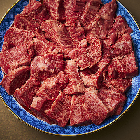 個室完備！和モダンで落ち着いた空間で、上質なお肉とお酒がリーズナブルに楽しめる◎