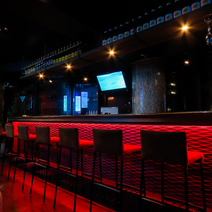 【お気軽にご利用下さい】こちらのプランはドリンク飲み放題とお食事は乾き物のみとなります。食事のお持込も可能です！デートにもぴったりなお洒落な空間です◎