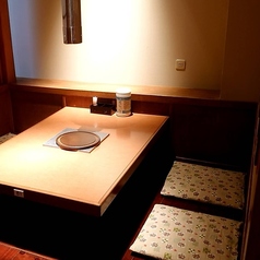 少人数宴会やデートにぴったり◎4名様収容可能な半個室を4部屋ご用意しております。落ち着いた空間の掘りごたつ半個室席♪