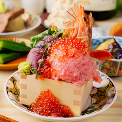 【海鮮刺身の升盛り】豪華な海鮮いくら、赤エビ、ネギトロ、カツオが一つに！