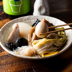 味の染みわたったおでんは絶品！の写真