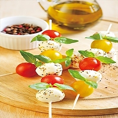 ブラッターチーズとトマトのカプレーゼ 