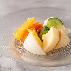 [野菜のタパス]自家製ピクルス盛り合わせ