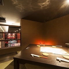 すだれや壁でゆるやかに仕切られた、4名様用の半個室お座敷席です◎落ち着いた雰囲気の中で、周囲を気にしすぎずリラックスしてお過ごしいただけます。