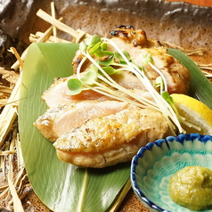 鶏もも肉の藁焼きたたき/親鳥首皮藁焼き