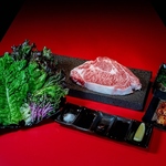 オーナーシェフが仕込みや調理に一切の妥協をせずこだわり抜いた厳選肉のみ使用しご提供しております