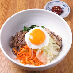 韓国料理のご飯はこれで決まり♪自家製ナムルのビビンバの写真