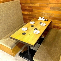 【接待向きの席】ふかふかベンチシート席でゆったり♪