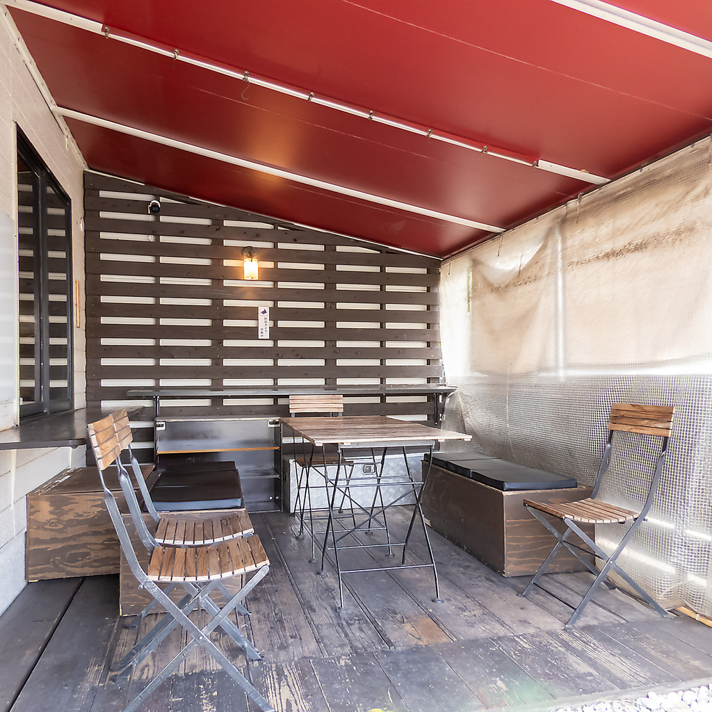 開放的なテラス席で、素敵なひとときを♪心地よい風を感じながらお食事を楽しめる、特別なお席です。