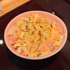 【香ばしさが魅力】炙りチーズサーモン丼◆とろけるチーズとサーモンの旨味が絶妙にマッチの写真