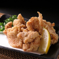 料理メニュー写真 自家製タレ漬け込み鶏の唐揚げ