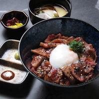 うわさのあか牛丼セット