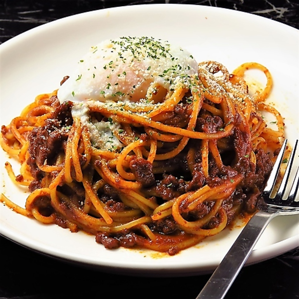 当店No.1の人気料理絶品ボロネーゼは、クリーミーなソースと絡むパスタが贅沢な食感を生み出します♪