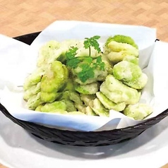 揚げそら豆塩胡椒かけ